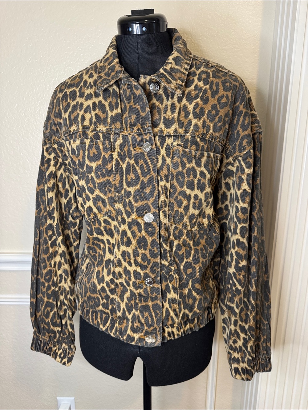 Leopard Print Women's Button-Up Jacket - Brown